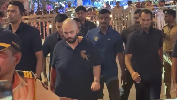 mukesh ambani arrived with anant in mercedes-benz s680 guards mukesh ambani arrived with anant in mercedes-benz s680 guards