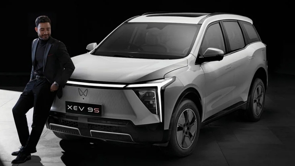 Mahindra XEV 9S Captain Seat Model