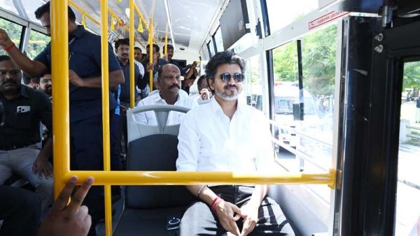 CM Vijay Bus Travel CM Vijay Bus Travel