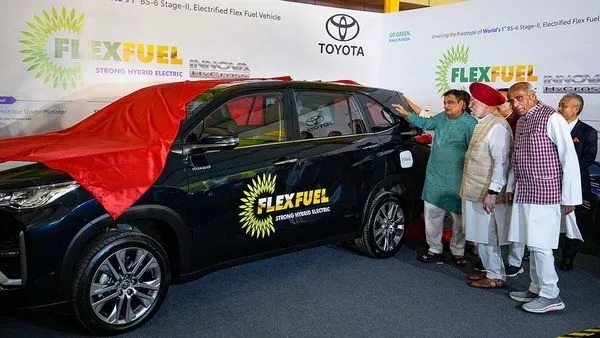 Toyota Innova Hycross Flex Fuel