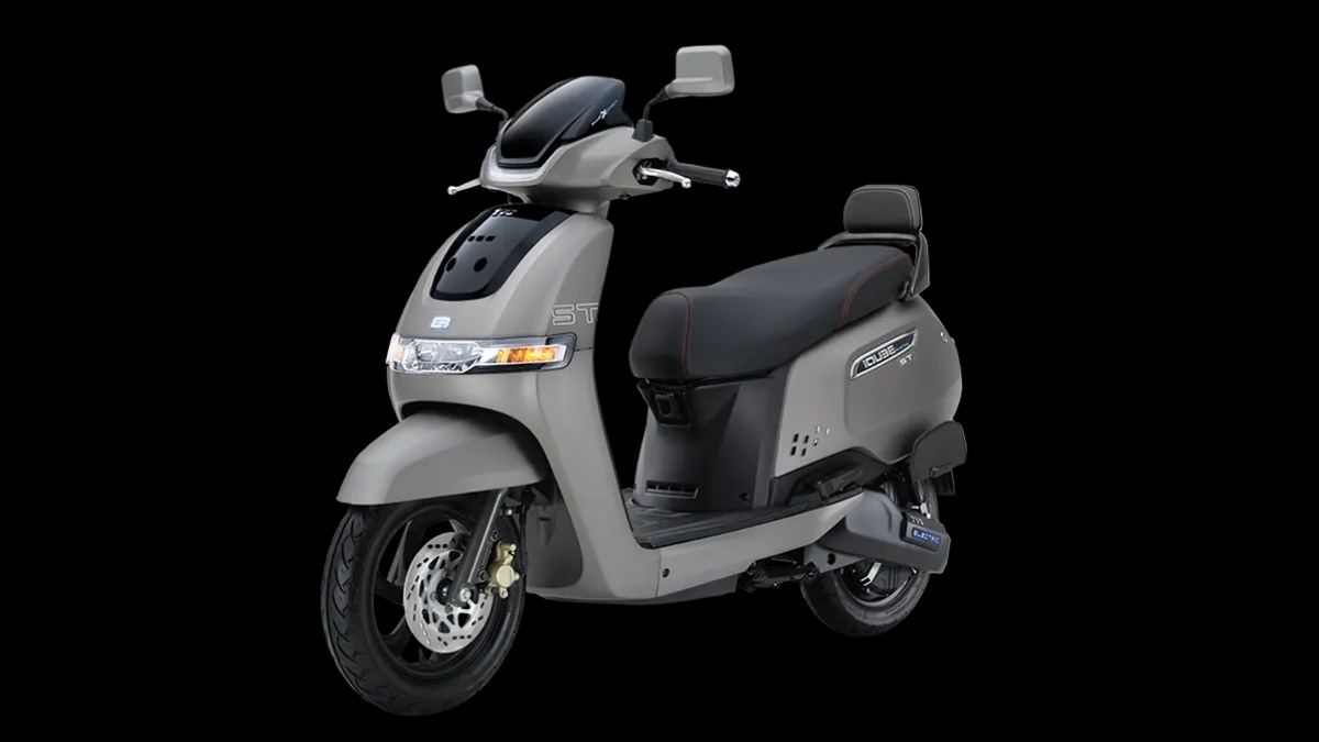 இந்தியாவின் நம்பர்-1 டிவிஎஸ் ஐக்யூப் EV ஸ்கூட்டர்: எந்த வேரியண்ட் வாங்குறது உங்களுக்கு ஏற்றதுன்னு சட்டுனு பார்த்துடலாம்?