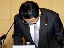 అవమానభారంతో తలదించుకున్న టయోటా అధినేత