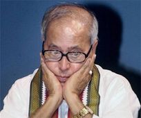 పెట్రోల్‌ ధర పెంపుకు మాకు సంబంధం లేదు: ప్రణబ్
