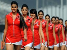 రెడ్ హాట్ 2012 ఇండియన్ గ్రాండ్ ప్రి గ్రిడ్ గర్ల్స్: ఫోటోలు