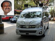 హెచ్‌డి కుమారస్వామి లగ్జరీ ఎన్నికల ప్రచార వాహనం