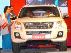 ఇసుజు ఎమ్‌యూ-7 ఎస్‌యూవీ, డి-మ్యాక్స్‌ పికప్‌ల విడుదల