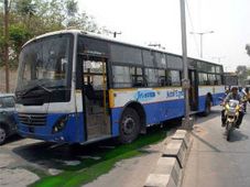 హైదరాబాద్ నగరంలో పెరుగుతున్న వాహనాలు