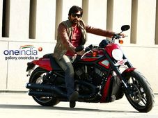 పవర్ చిత్రంలో హ్యార్లీ డేవిడ్‌సన్ బైక్‌పై కనిపించనున్న రవితేజ