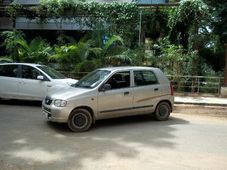 మీ కారును ప్యారలల్ పార్క్ చేయటం ఎలా? - పార్కింగ్ చిట్కాలు