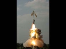 భారతీయుల గుండె ధైర్యం...! దేశీయ మొదటి శౌర్య హైపర్‌సోనిక్ క్షిపణి...!!