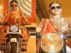 బుల్లెట్ మీద మండపంలోకి ఎంట్రీ ఇచ్చిన వధువు