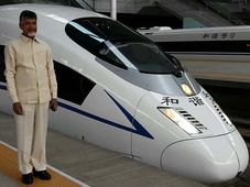 చైనాలో బుల్లెట్‌ రైలులో ప్రయాణించి, పరీక్షించిన చంద్రబాబు నాయుడు
