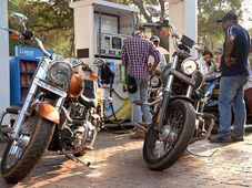 భారీగా పెరిగిన చమురు ధరలు 