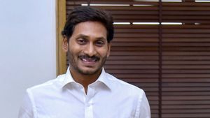 రాష్ట్రంలో ఎలక్ట్రిక్ బస్సులు నడపాలని ఆర్టిసిని కోరిన సీఎం జగన్