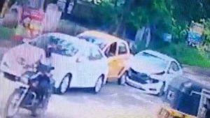 టాటా నానో కారును ఢీ కొట్టి దెబ్బతిన్న హోండా సిటీ కార్ ; [వీడియో]