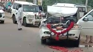 ప్రమాదంలో చిక్కుకున్న పళనిస్వామి కాన్వాయ్‌లోని కార్.. ఎలా జరిగిందంటే ?