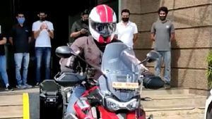 ట్రయంఫ్ టైగర్ 900 బైక్ సొంతం చేసుకున్న మలయాళీ స్టార్ 