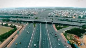 ఢిల్లీ-మీరట్ ఎక్స్‌ప్రెస్ హైవే; 2 గంటల ప్రయాణం 45 నిముషాల్లో పూర్తి