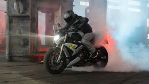దేశీయ మార్కెట్లో 2021 BMW S1000R విడుదల; ధర & పూర్తి వివరాలు