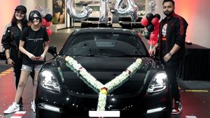 మరో లగ్జరీ కార్ కొనుగోలు చేసిన ఫ్యూజన్ జిమ్ యజమాని; ధర రూ. 1.63 కోట్లు 