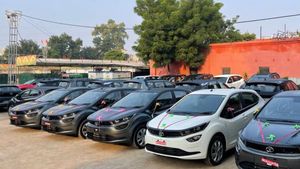 ఒకే రోజు 106 కార్లను డెలివరీ చేసిన Tata డీలర్: ఎక్కడో తెలుసా?