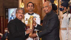 ఆనంద్ మహీంద్రాను వరించిన 'పద్మభూషణ్': పూర్తి వివరాలు