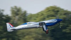 ప్రపంచంలోనే అత్యంత వేగవంతమైన ఎలక్ట్రిక్ వాహనం.. మూడు ప్రపంచ స్పీడ్ రికార్డ్స్..