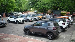 C3 మెగా డెలివరీ ఈవెంట్.. ఒకేసారి 75 కార్లు డెలివరీ చేసిన సిట్రోయెన్