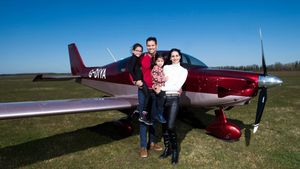 లాక్‌డౌన్‌లో కారు, బైకు కాదు ఏకంగా హెలికాఫ్టర్ తయారు చేసేసాడు: పూర్తి వివరాలు