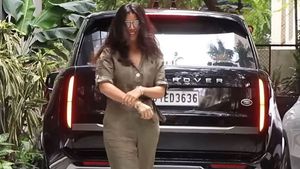 'నిమ్రత్ కౌర్' కొనుగోలు చేసిన కొత్త కారు.. మీరు చూసారా..!!