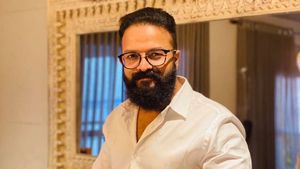 మొన్న ప్రకాష్ రాజ్ ఇప్పుడు 'జయసూర్య' ఈ ఆఫ్ రోడర్ కొనేశారు: వివరాలు