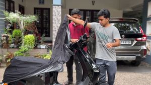 మీరు 'ఓలా ఎస్1' (Ola S1) బుక్ చేసుకున్నారా.. డెలివరీలు మొదలైపోయాయ్..!!