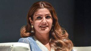 మహీంద్రా థార్ కొనాలకుంటున్నా, అంటూ.. ట్వీట్ చేసిన నటి 'రవీనా టాండన్': దానికి ఇలా రిప్లే ఇచ్చిన ఆనంద్ మహింద్రా