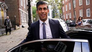 బ్రిటీష్ కొత్త ప్రధానిగా మొదటి భారతీయ సంతతి వ్యక్తి 'రిషి సునక్' - అతని కార్లు ఎలా ఉన్నాయో ఇక్కడ చూడండి