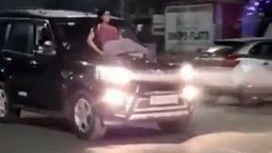 హీరోయిన్‌లా పోజులిచ్చి, పోలీసులకు అడ్డంగా బుక్కైపోయింది.. ఇది చూడండి