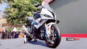 భారతీయ మార్కెట్లో విడుదలైన కొత్త BMW S 1000 RR: ధర, వేరియంట్స్ & వివరాలు