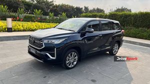 ఎట్టకేలకు 'ఇన్నోవా హైక్రాస్' ధరలు వెల్లడించిన టయోటా - పూర్తి వివరాలు ఇక్కడ చూడండి