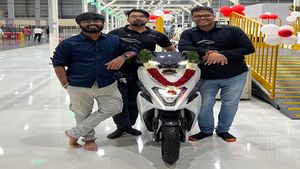 మే 23న సరికొత్త ఎలక్ట్రిక్ స్కూటర్ విడుదల.. సింగిల్ ఛార్జింగ్‌లో 236కి.మీ రేంజ్.. ఫీచర్లు అదుర్స్..! 