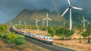 సామాన్యులకు గుడ్‌న్యూస్‌.. త్వరలో వందే భారత్‌ సౌకర్యాలతో నాన్‌ ఏసీ రైళ్లు..!!