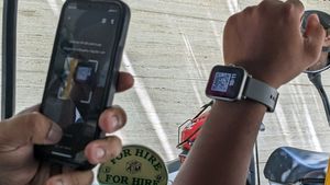 ఆటో డ్రైవర్‌ స్మార్ట్‌ వాచ్‌లో క్యూ ఆర్‌ కోడ్‌.. ఆశ్చర్యపోతున్న నెటిజన్లు.!!