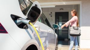 World EV Day ఎలక్ట్రిక్‌ వాహనాల రంగానికి ఉన్న ప్రతికూలతలేంటి.. ? 