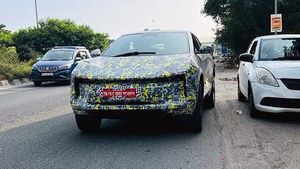 మహీంద్రా నుంచి కొత్త ఎలక్ట్రిక్‌ వాహనం.. భారత్‌ రోడ్లపై టెస్టింగ్‌ ఫోటోలు వైరల్‌..!