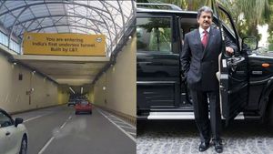 సముద్ర గర్భ మార్గంలో 'ఆనంద్ మహీంద్రా'.. వీడియో చూస్తే ఫిదా అవుతారు