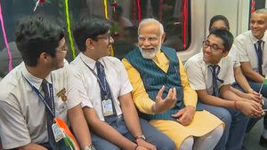 దేశంలోనే మొట్టమొదటి అండర్‌ వాటర్‌ మెట్రో మార్గం.. ప్రారంభించిన ప్రధాని మోదీ