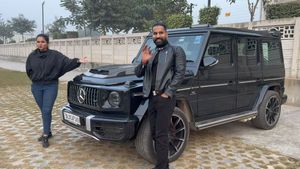 వీడియోస్ చేస్తూ రూ.1.5 కోట్ల బెంజ్ కారు కొన్న ఫేమస్‌ యూట్యూబర్‌