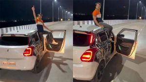 రన్నింగ్‌ కారు డోర్‌ తీసి పైకి ఎక్కిన వ్యక్తి.. వీడియో చూస్తే షాక్‌ అవ్వకుండా ఉండలేరు