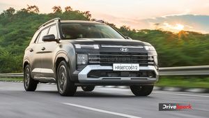 Hyundai Alcazar Facelift Review హ్యుందాయ్ అప్‌డేటేడ్‌ ఎస్‌యూవీని కొనవచ్చా, లేదా?