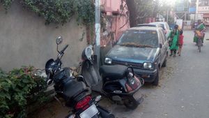 కార్లను రోజుల తరబడి ఒకేచోట పార్క్‌ చేసి పట్టించుకోవడం లేదా? అలా చేస్తే జరిగే నష్టాలు ఏంటో తెలుసుకోండి!