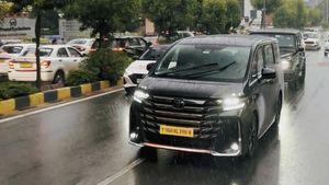 జనం మెచ్చిన ఆ ఫేమస్‌ కారు మీ ఇంటికి రావాలంటే ఏడు నెలలు ఓపిక పట్టాల్సిందే.. అందులో ప్రయాణం ఓ భూతల స్వర్గం! 