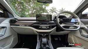 ఫుల్ ఫ్యామిలీ ట్రిప్‌‌కు టాప్ బెస్ట్ కార్లు.. బిజీ లైఫ్​కు బ్రేక్ ఇచ్చి అంతా కలిసి ట్రిప్‌కు వెళ్లండి 